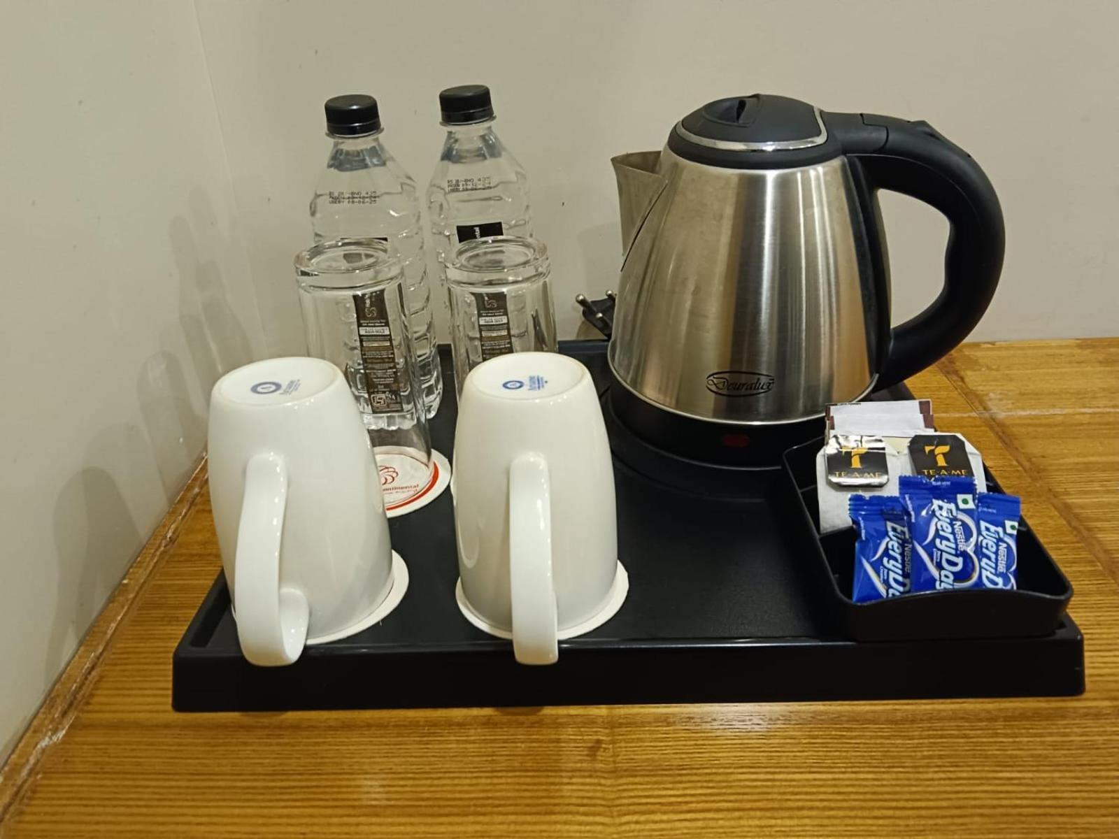 Hotel Prag Continental Guwahati Bagian luar foto