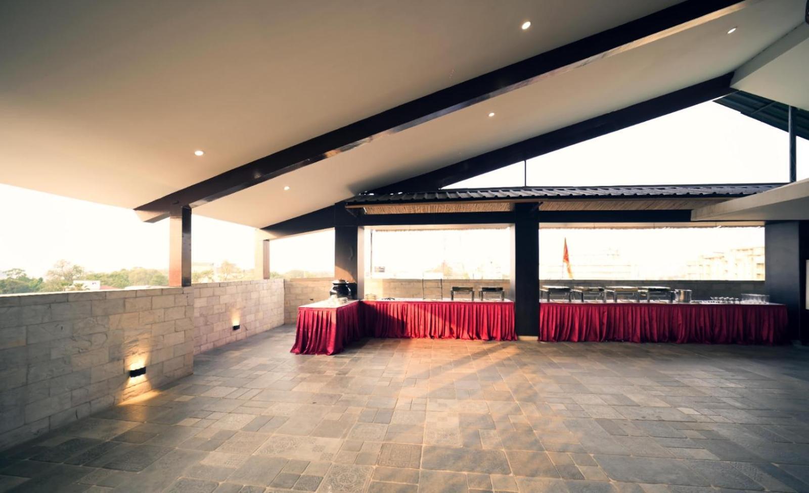 Hotel Prag Continental Guwahati Bagian luar foto