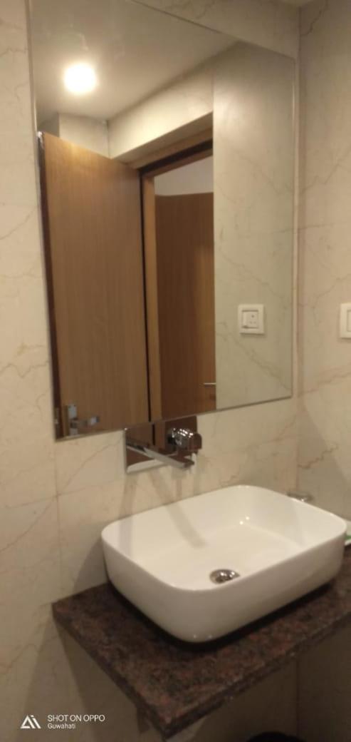 Hotel Prag Continental Guwahati Bagian luar foto