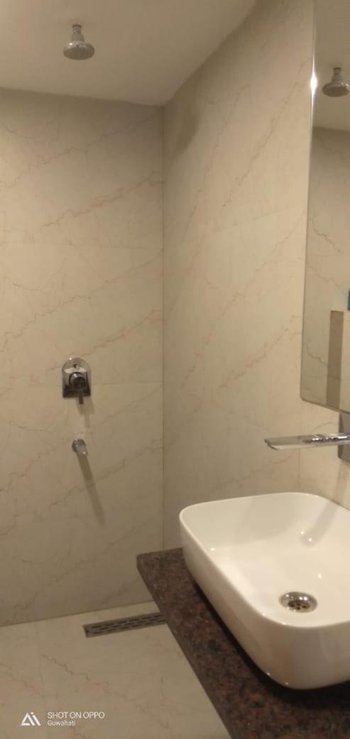 Hotel Prag Continental Guwahati Bagian luar foto